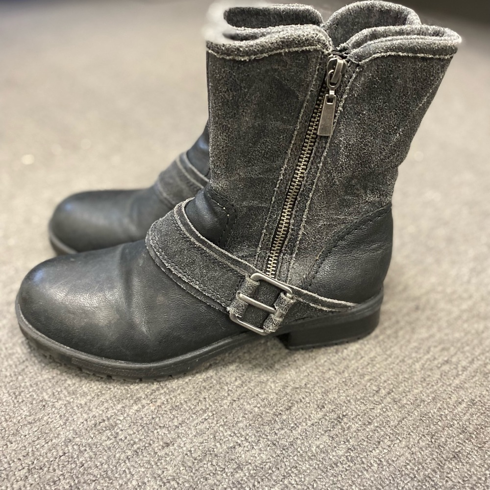 Clarks boots brand new
